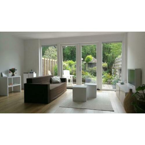 Verkoop je lege huis sneller met deze kartonnen meubelen!