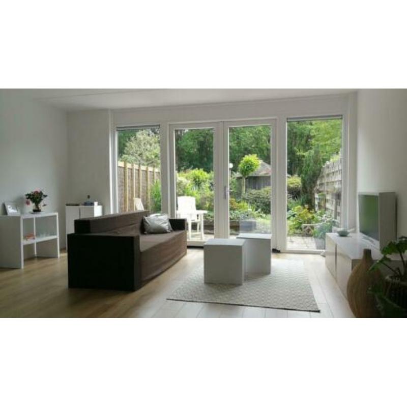 Verkoop je lege huis sneller met deze kartonnen meubelen!