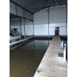 Te huur schiphuis met garage en parkeerplaats in Heeg