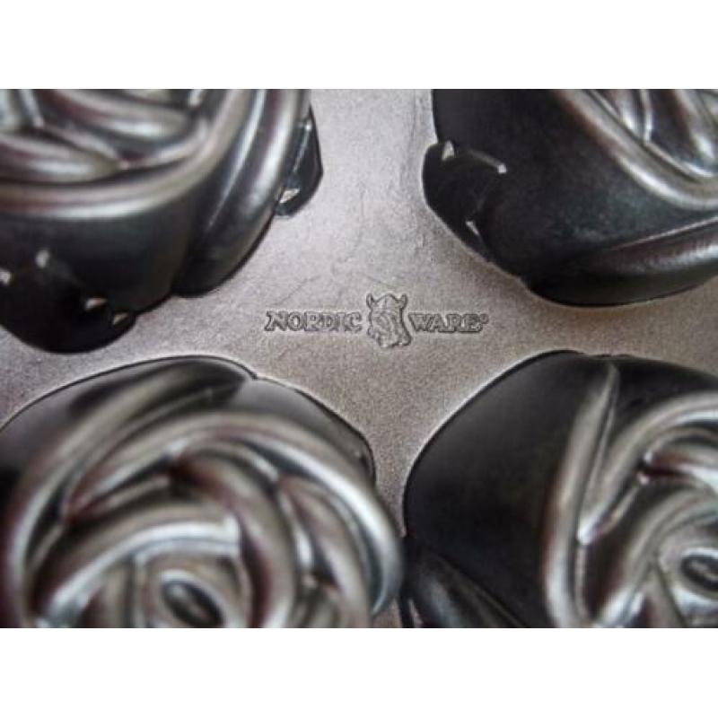 002 Nordicware bakvorm, Sweetheart Roses, zgan