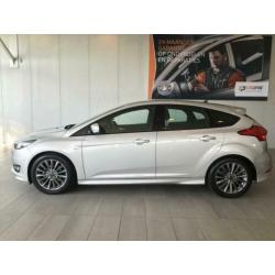 FORD Focus 1.0 EcoBoost 125pk 5-deurs ST Line Park Assist