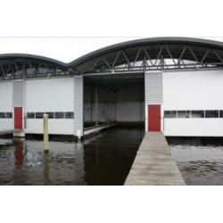 Te huur schiphuis met garage en parkeerplaats in Heeg