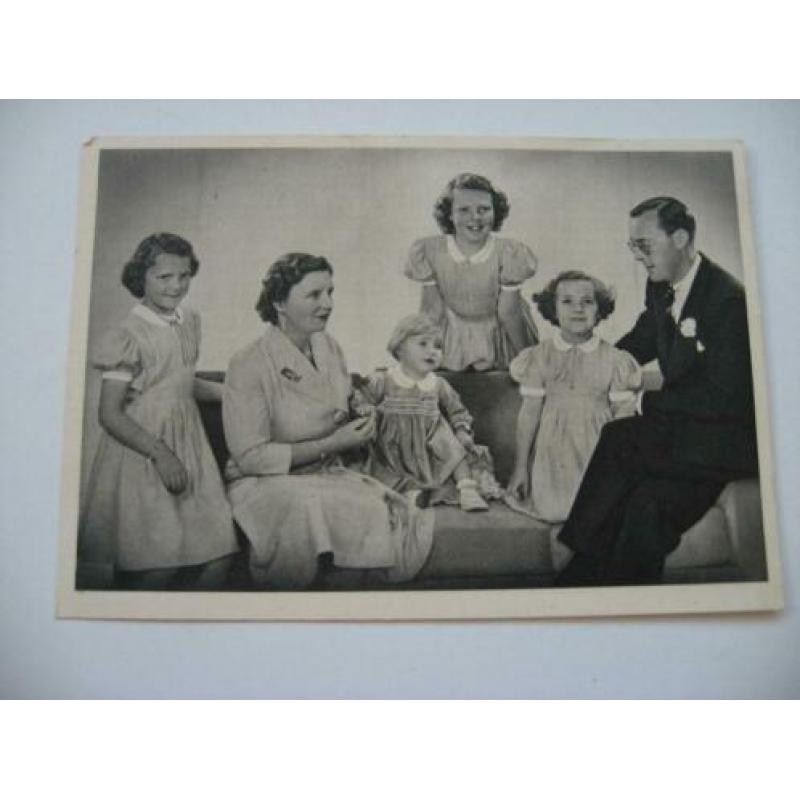Ansichtkaart koningklijkhuis Anjerfonds 1940-1950