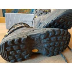 LOWA, bergwandelschoenen, maat 34. Zeer goede staat