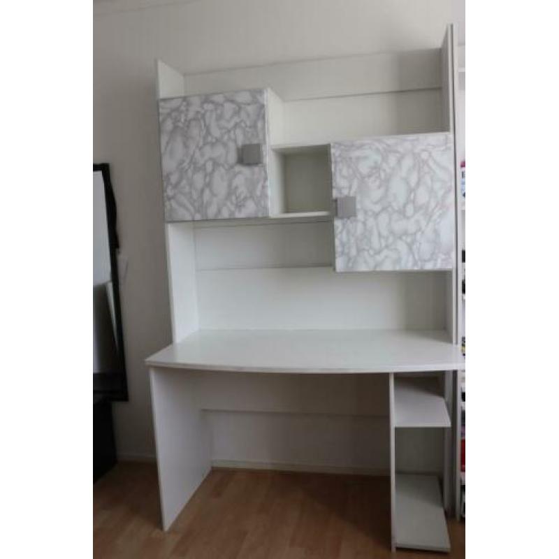 Bureau 120x60x200 MOET WEG!