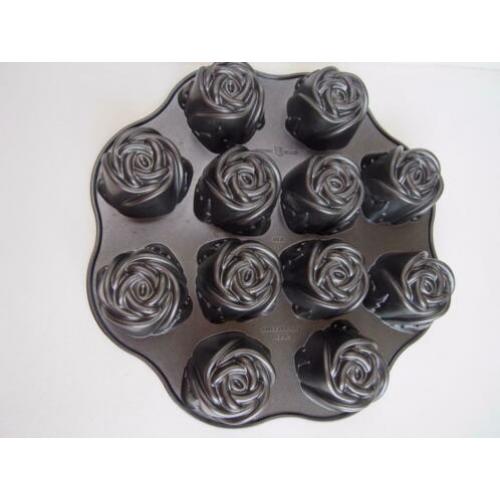 002 Nordicware bakvorm, Sweetheart Roses, zgan