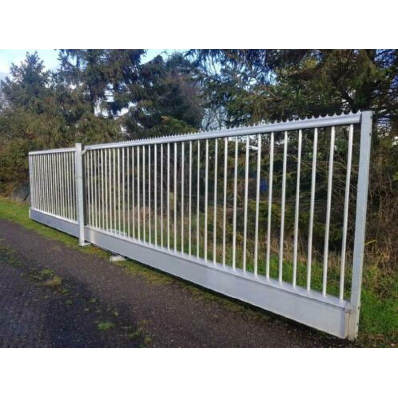 vrijdr. aluminium elektr.schuifpoort 7 mtr doorgang bj.2016