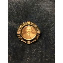 Herdenkingsbroche, rouwsieraad!