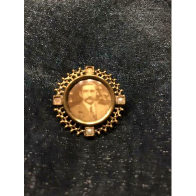 Herdenkingsbroche, rouwsieraad!