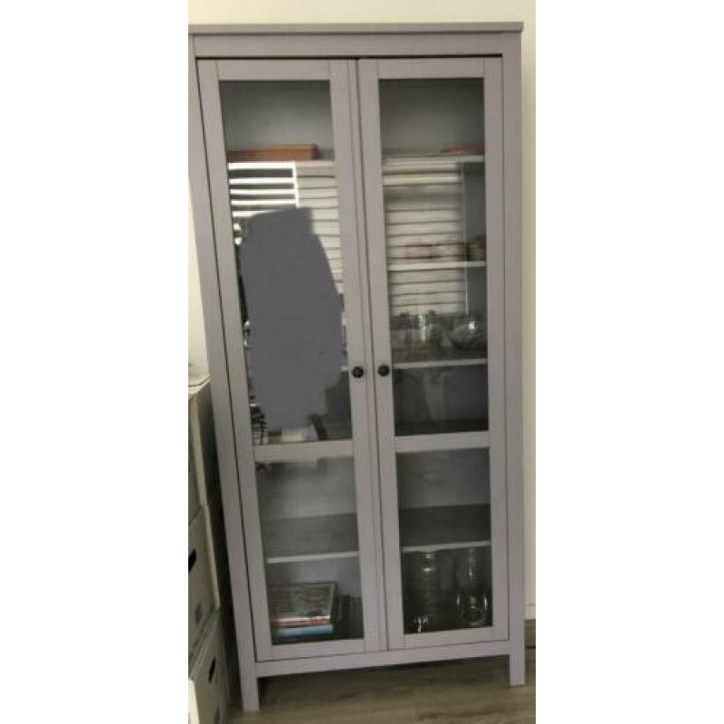 Ikea kast, vitrinekast kan ook als boekenkast. Kleur lila