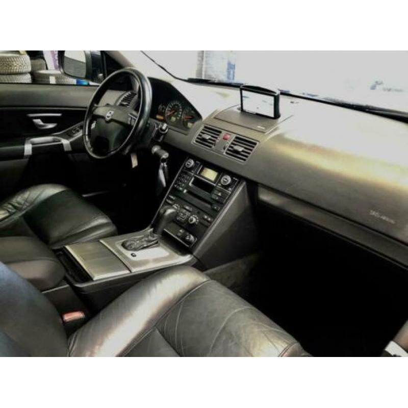Volvo XC90 3.2 Momentum | 7 Persoons | Leer | Navigatie |