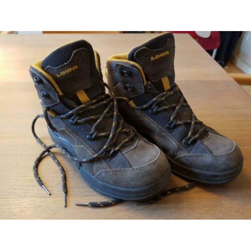 LOWA, bergwandelschoenen, maat 34. Zeer goede staat
