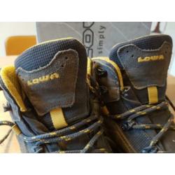LOWA, bergwandelschoenen, maat 34. Zeer goede staat