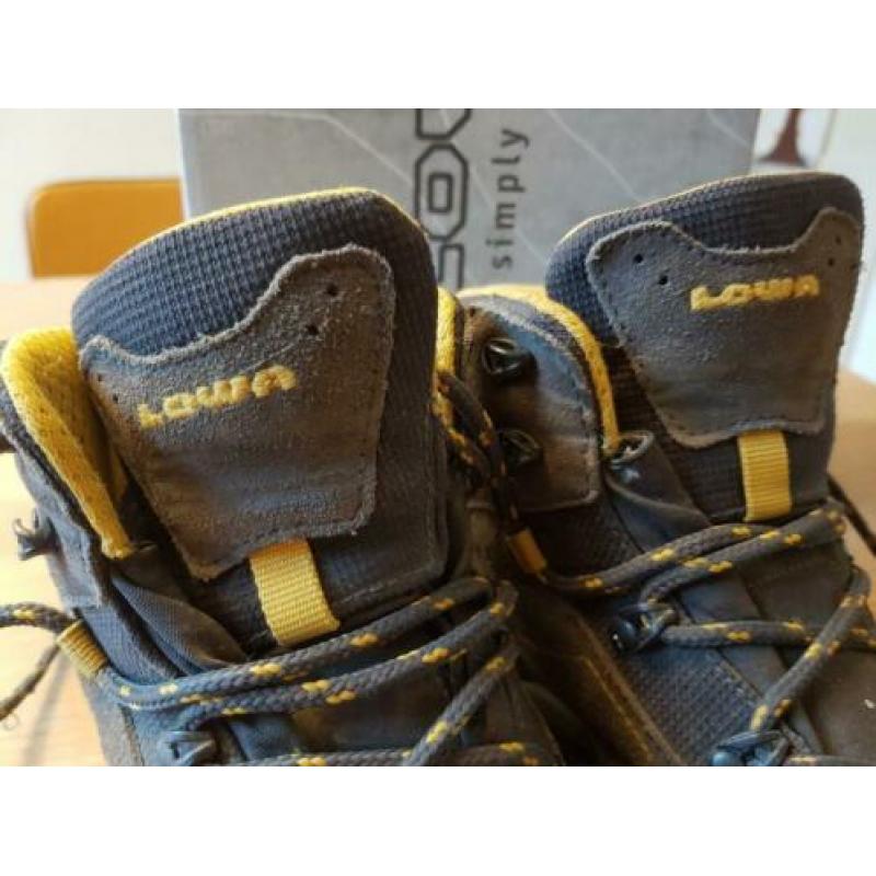 LOWA, bergwandelschoenen, maat 34. Zeer goede staat