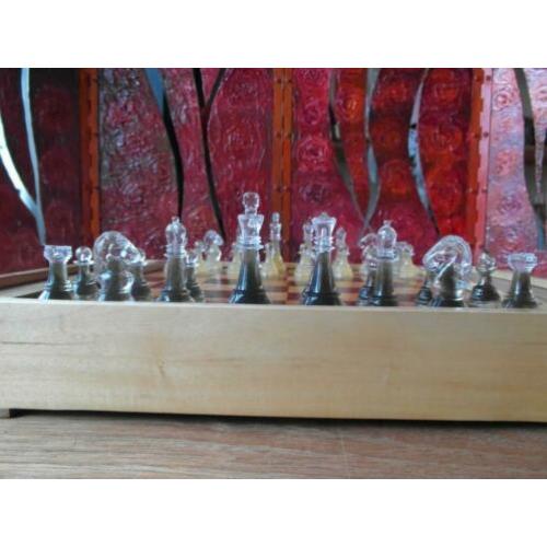 Houten schaakbord met acrylic schaakstukken,schaakspel
