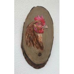 Handgeschilderd schilderij Kip op boomschijf