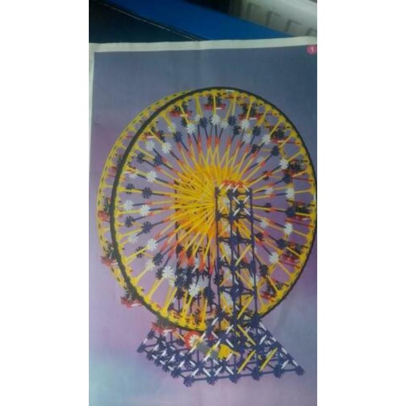 K'nex div sets plus plastiek opberg kastje drie lades