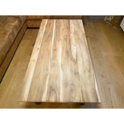 Massief teakhouten salontafel industriële look
