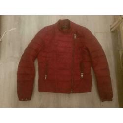 bordeaux rode jas maat M van Bershka