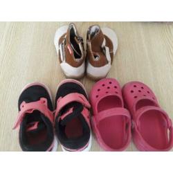 2 paar schoenen en 1 paar crocs maat 21