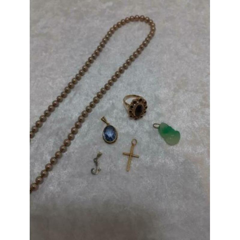 Lotje gouden sieraden met parel en edelsteen 14 KR