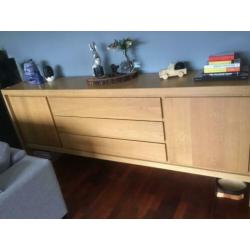 Degelijk blank eiken dressoir