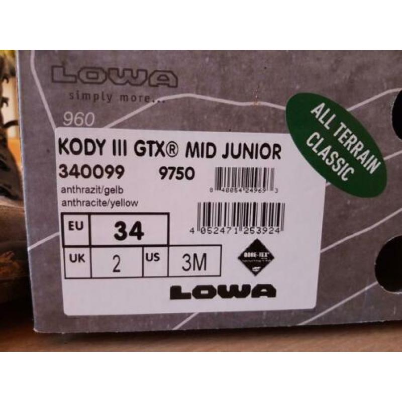 LOWA, bergwandelschoenen, maat 34. Zeer goede staat