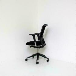 Vitra. ID Mesh: Zwarte Ergonomische, Bureaustoelen.