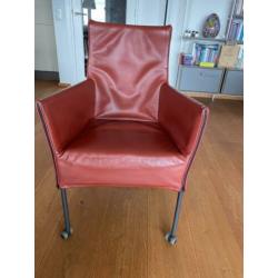 Drie eetkamer stoelen, Toledo leer, kleur steenrood.