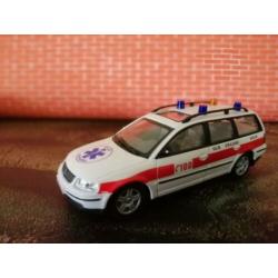 VW Passat Ambulance 1:43