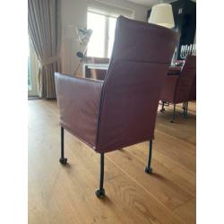 Drie eetkamer stoelen, Toledo leer, kleur steenrood.