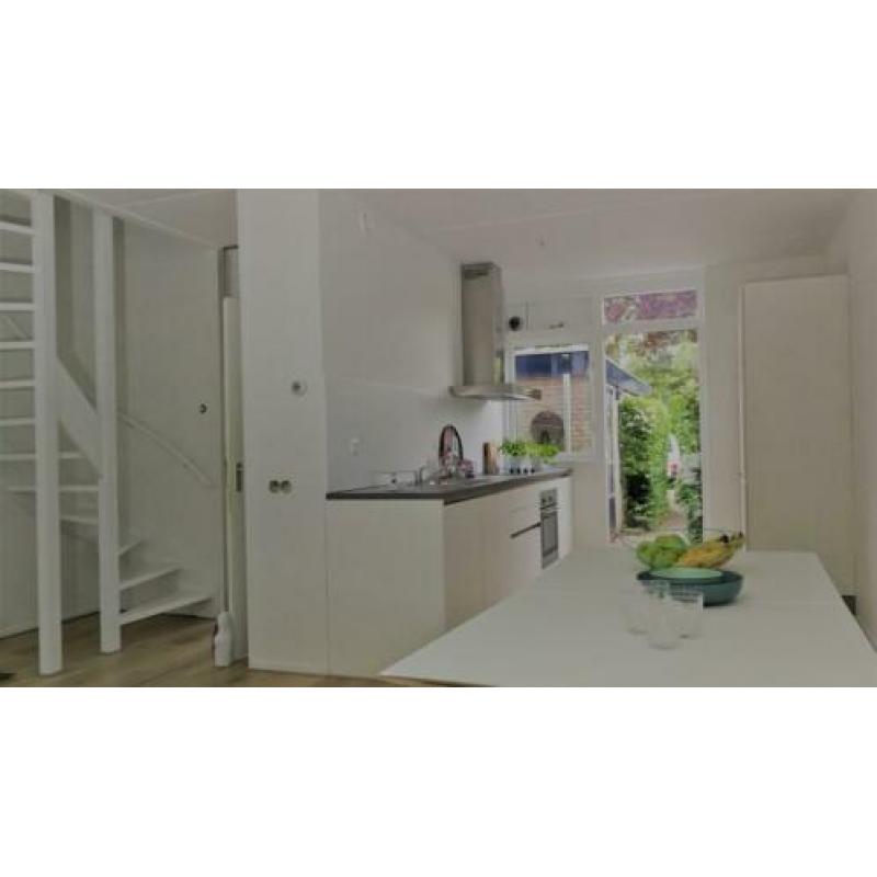 Verkoop je lege huis sneller met deze kartonnen meubelen!