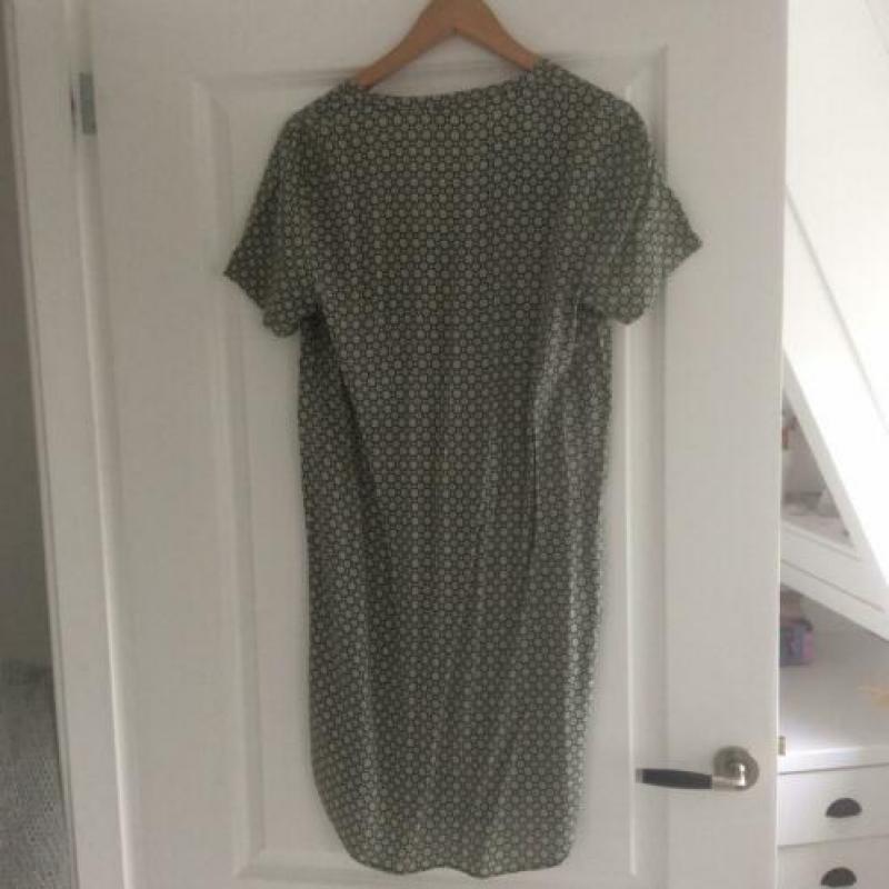 Groen jurkje van h&m maat 36 (viscose)
