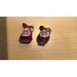 2 identieke mini waterkannetjes in Limoges stijl