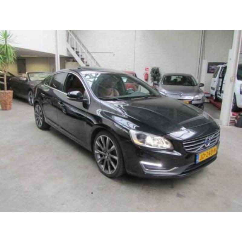 Volvo S60 T5 253 PK leer, navi in topstaat, km 67181
