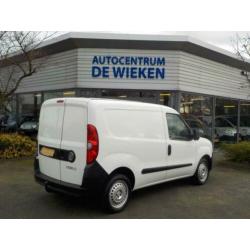 Fiat DOBLO 1.4 BENZINE ELEKTRISCH PAKKET TREKHAAK NIEUWE APK