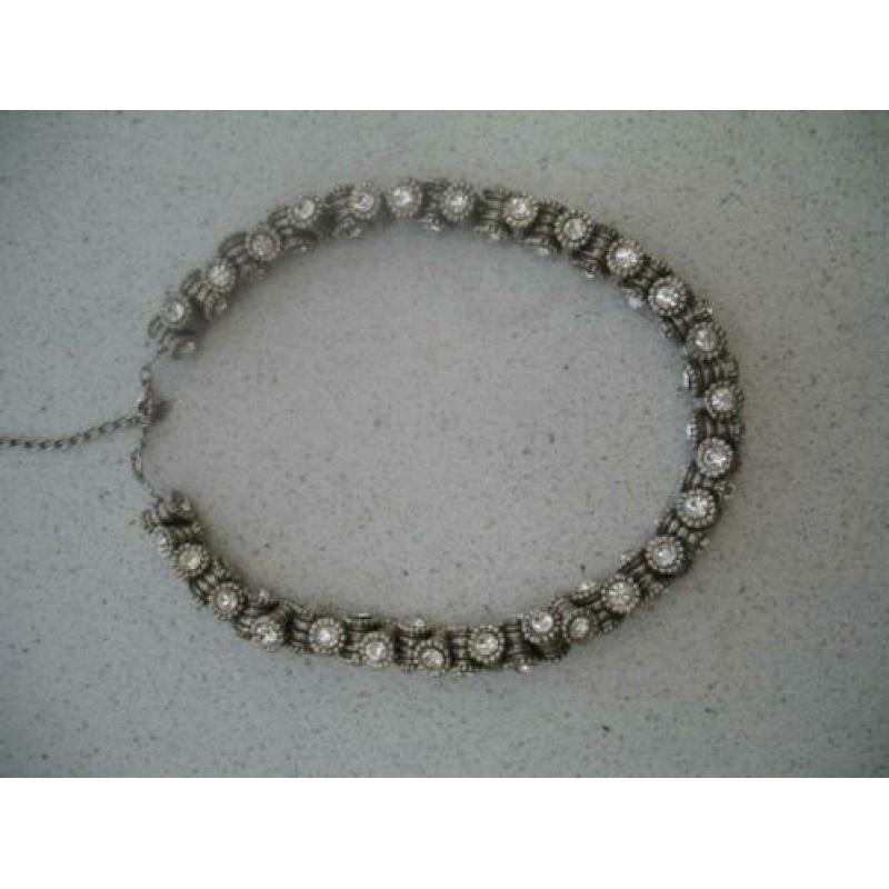 Zilverkleurige Tonnetjes Kralen Ketting met Strass ??
