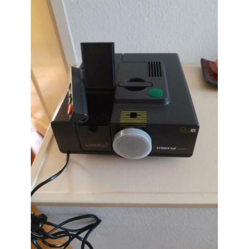 diaprojector en scherm