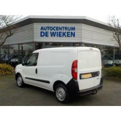 Fiat DOBLO 1.4 BENZINE ELEKTRISCH PAKKET TREKHAAK NIEUWE APK