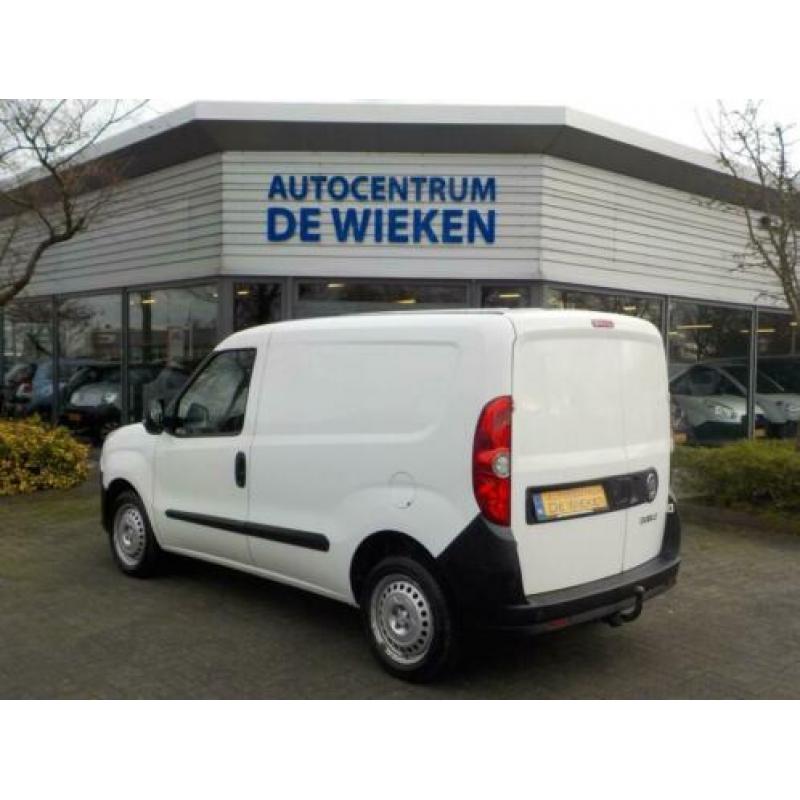 Fiat DOBLO 1.4 BENZINE ELEKTRISCH PAKKET TREKHAAK NIEUWE APK