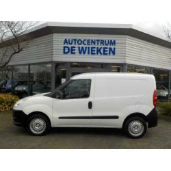 Fiat DOBLO 1.4 BENZINE ELEKTRISCH PAKKET TREKHAAK NIEUWE APK