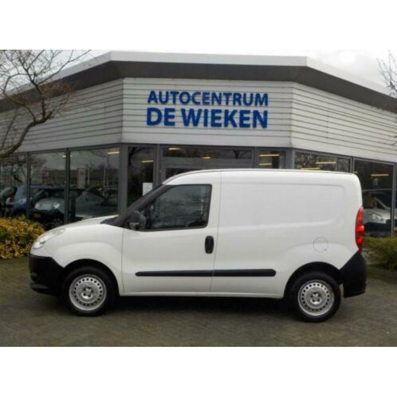 Fiat DOBLO 1.4 BENZINE ELEKTRISCH PAKKET TREKHAAK NIEUWE APK