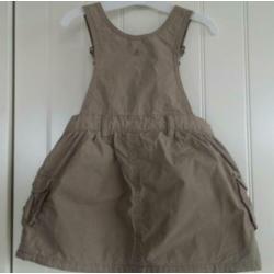 Leuke beige salopette jurk, mt.74