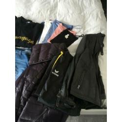 Pakket dames kleding, 17 stuks, maat M/L.