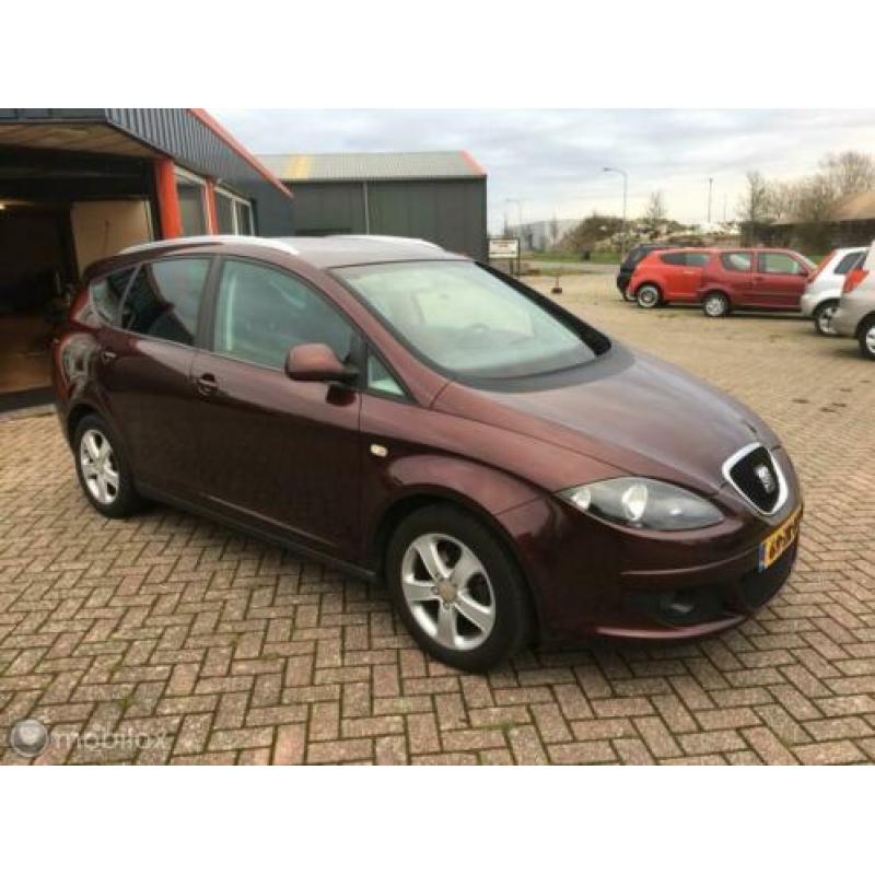 Seat Altea XL 1.6 Stylance 4499 euro