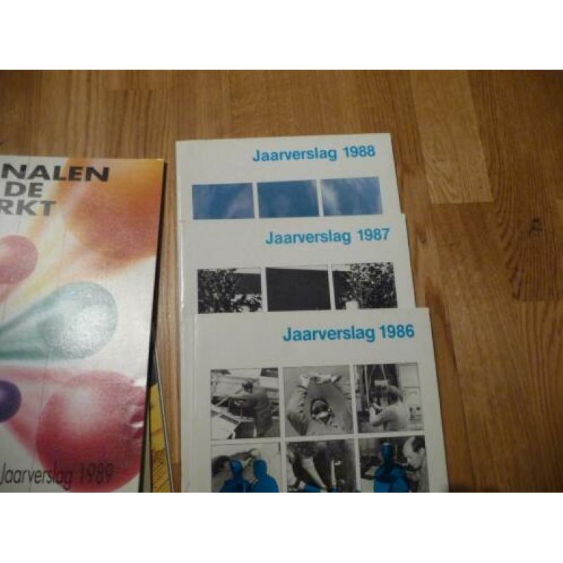 VEV jaarverslagen van de jaren 1986 t/m 1994.
