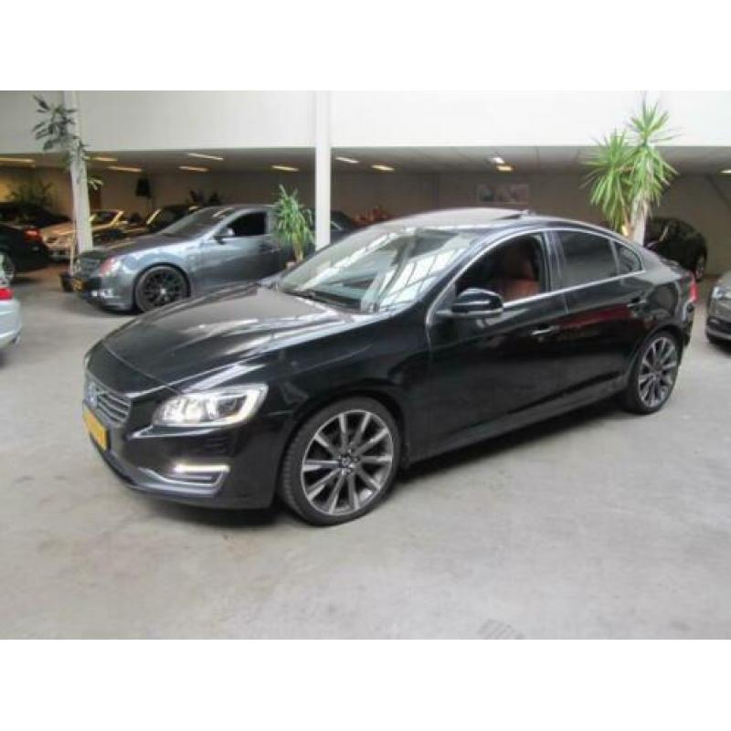 Volvo S60 T5 253 PK leer, navi in topstaat, km 67181
