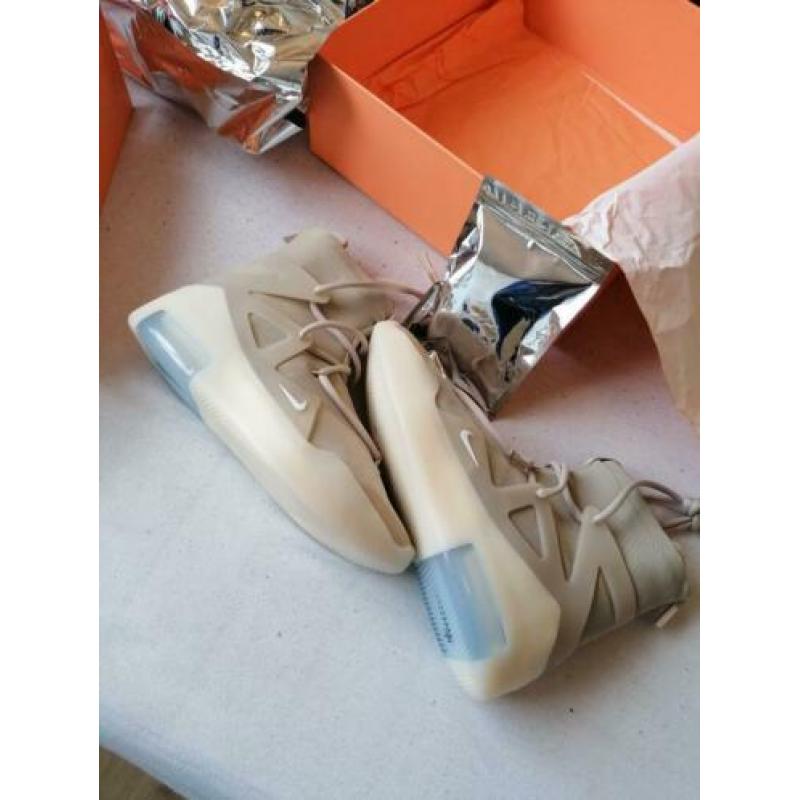 Nike x Fear Of God Oatmeal 44 (350 vaste prijs!)