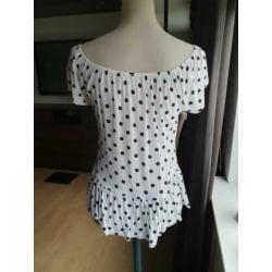Off shoulder top met stippen