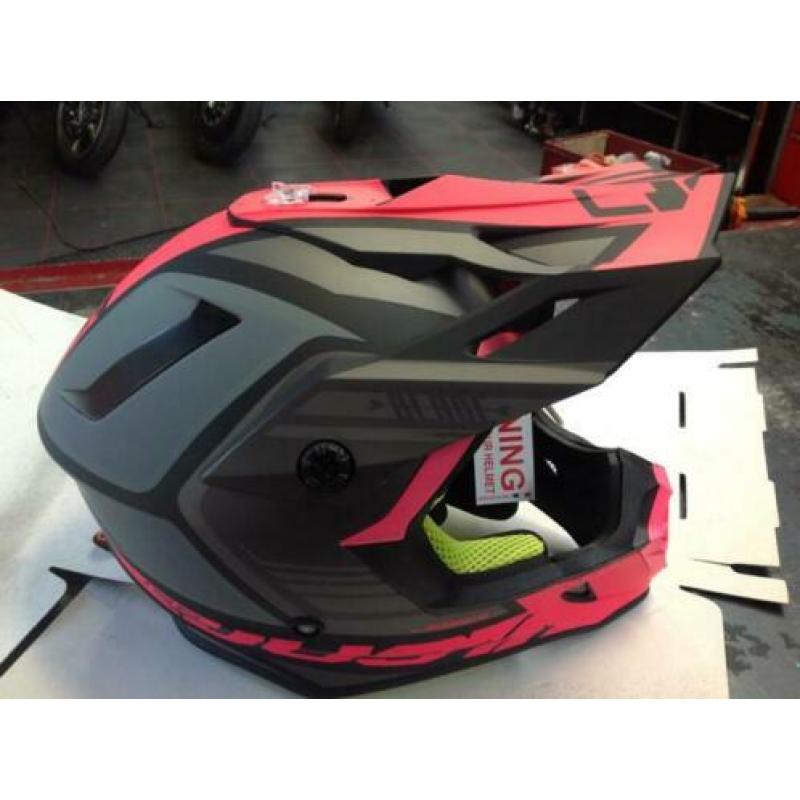 Crosshelm. just one. roze maat s